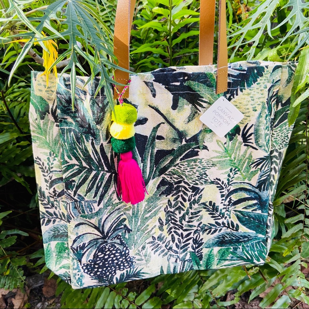 Botanical Pom Pom Tote With Inside Pocket Gift - Picture 1 of 11